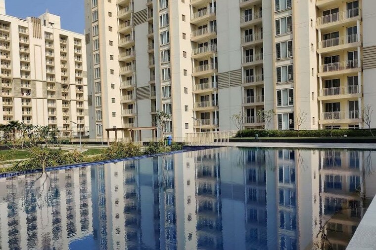 Exterior View, emaar-gurgaon-greens 3.5 Bedroom 1650 Sq.Ft. Apartment In Sector 102 Gurgaon 10012465