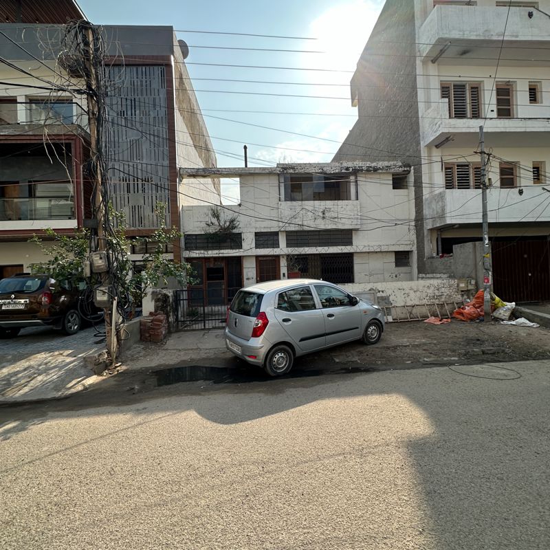 Plot For Sale in Sector 4