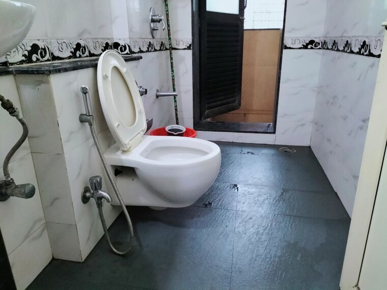 Bathroom, k-raheja-heights 3 Bedroom 1375 Sq.Ft. Apartment In Malad East Mumbai 10012521