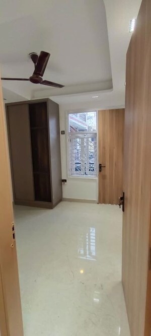 Room in 1 BHK Apartment at Saket – for Rent