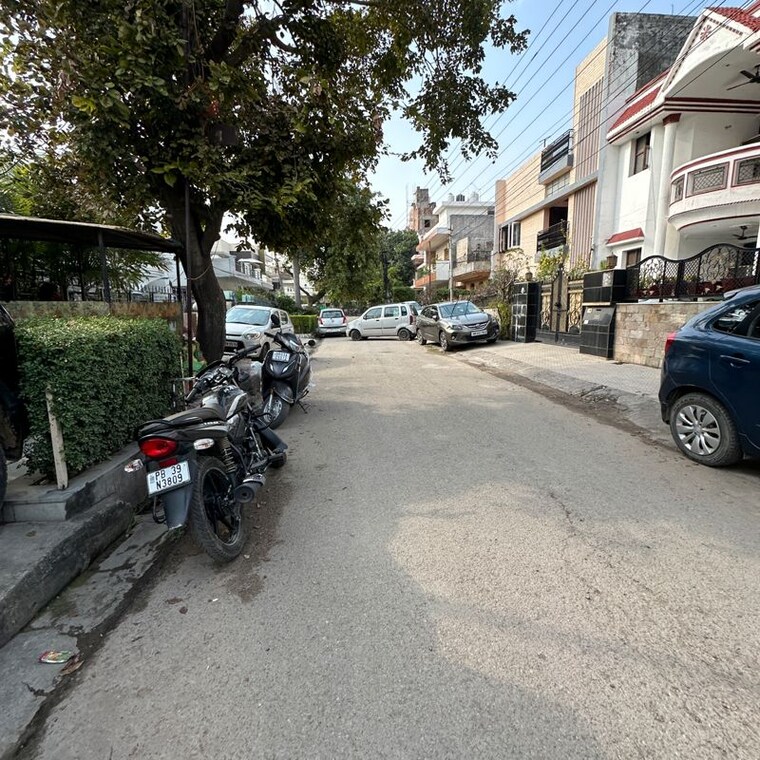  Parking, sector 4  250 Sq.Yd. Plot In Sector 4 Panchkula 10012534