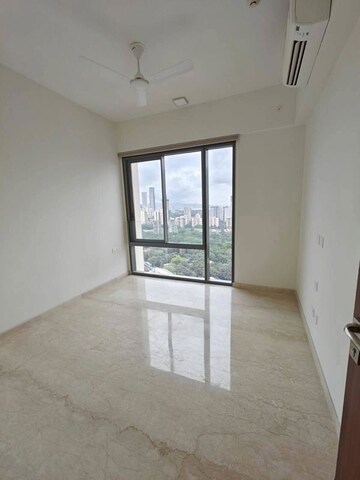 Room in 4 BHK Apartment at Rustomjee Crown, Prabhadevi – for Rent
