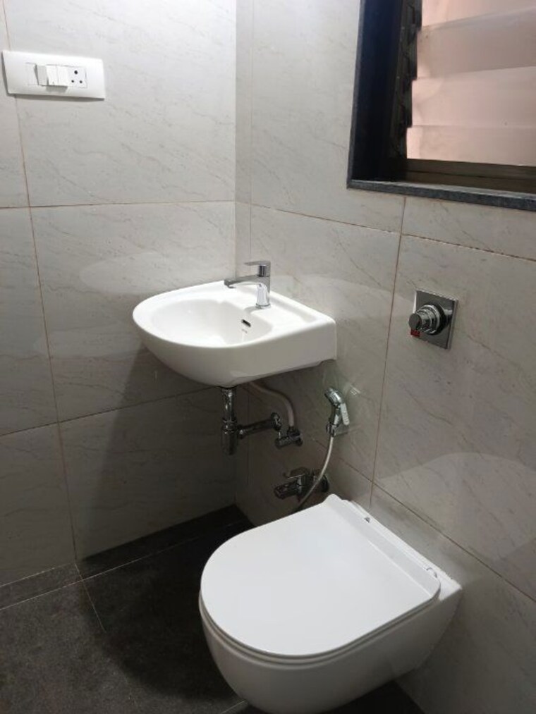 Bathroom, chandak-34-park-estate 1 Bedroom 391 Sq.Ft. Apartment In Goregaon West Mumbai 9631896