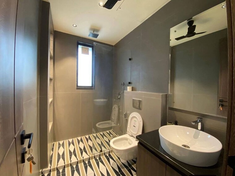 Bathroom, saket 3 Bedroom 1500 Sq.Ft. Apartment In Saket Delhi 10012563