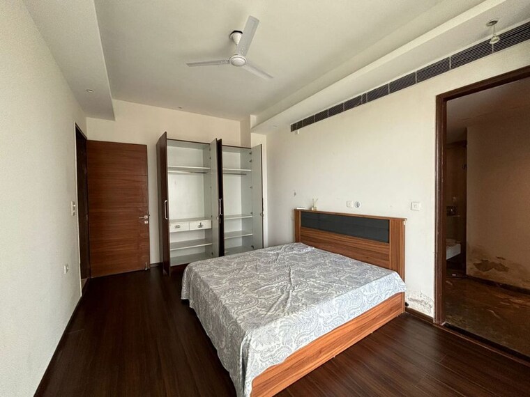 Bedroom, mahagun-mezzaria 3 Bedroom 2500 Sq.Ft. Apartment In Sector 78 Noida 10012564