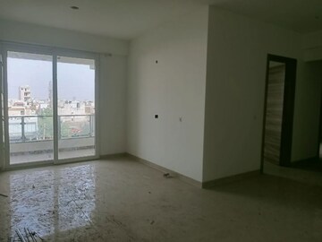 Room in 3 BHK Builder Floor at Sector 3 – for Rent