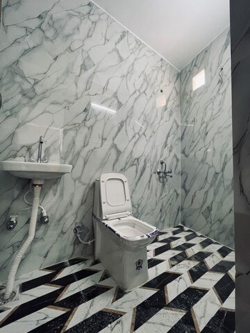 Master Bedroom in 4 BHK Builder Floor at Sector 56 – for Rent