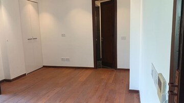 Room in 4 BHK Builder Floor at Vasant Vihar – for Rent