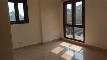 Room in 4 BHK Builder Floor at Vasant Vihar – for Rent