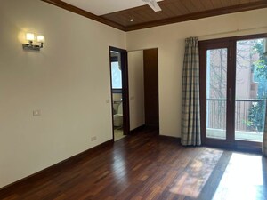 Room in 4 BHK Builder Floor at Vasant Vihar – for Rent