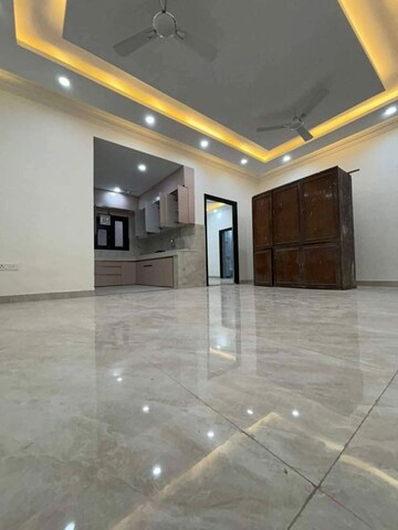 Parking in 2 BHK Apartment at Saket – for Rent