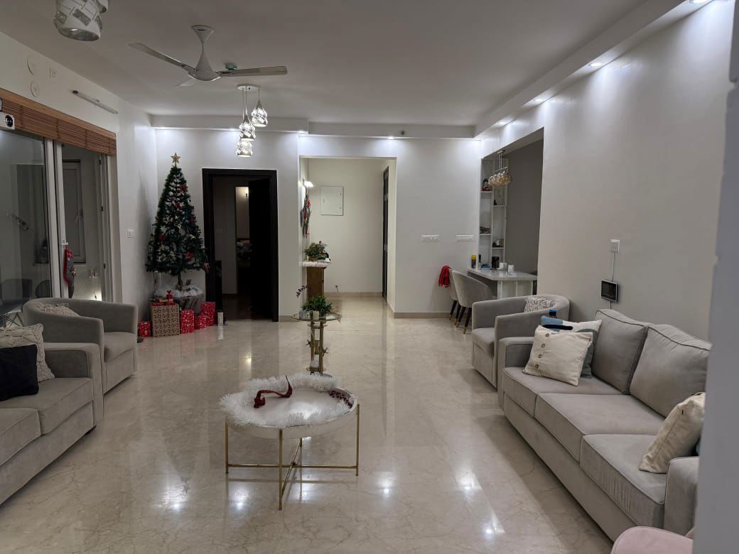 4 BHK + Servant Room Apartment For Sale in Prestige Misty Waters
