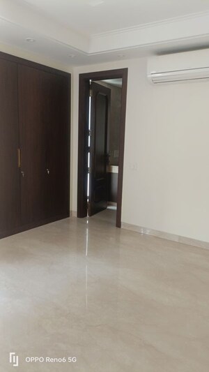 Room in 4 BHK Builder Floor at Vasant Vihar – for Rent
