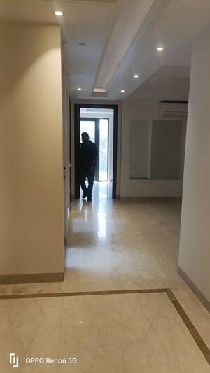 Room in 4 BHK Builder Floor at Vasant Vihar – for Rent