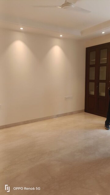 Room in 4 BHK Builder Floor at Vasant Vihar – for Rent