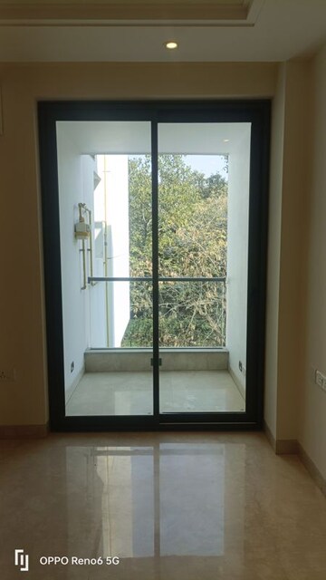 Room in 4 BHK Builder Floor at Vasant Vihar – for Rent