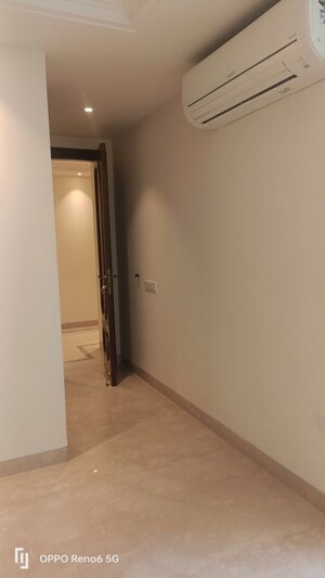 Room in 4 BHK Builder Floor at Vasant Vihar – for Rent