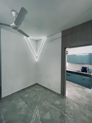 Room in 3 BHK Builder Floor at Sector 57 – for Rent