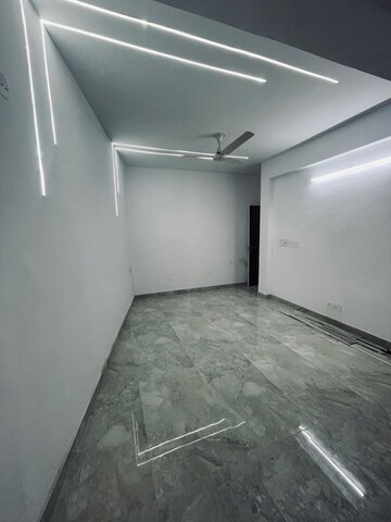 Room in 3 BHK Builder Floor at Sector 57 – for Rent