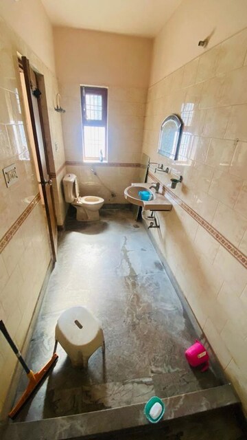 Balcony in 2 BHK Builder Floor at Palam Vihar – for Rent