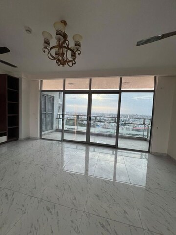 Room in 3 BHK Apartment at Mantri Pinnacle, Hulimavu – for Rent