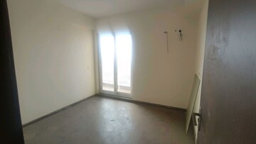 Room in 3 BHK Apartment at BPTP Terra, Sector 37d – for Sale