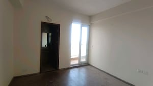 Room in 3 BHK Apartment at BPTP Terra, Sector 37d – for Sale