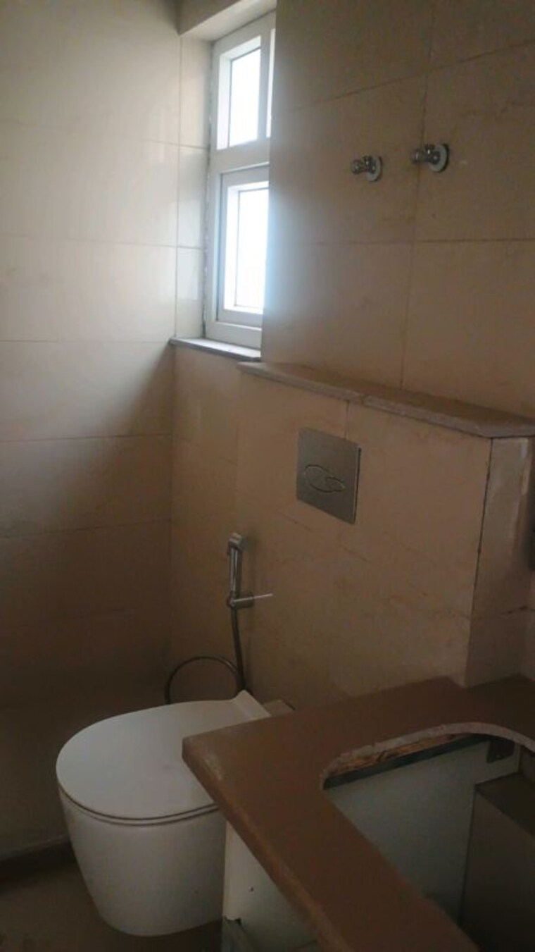 Bathroom, bptp-terra 3 Bedroom 1832 Sq.Ft. Apartment In Sector 37d Gurgaon 10012561