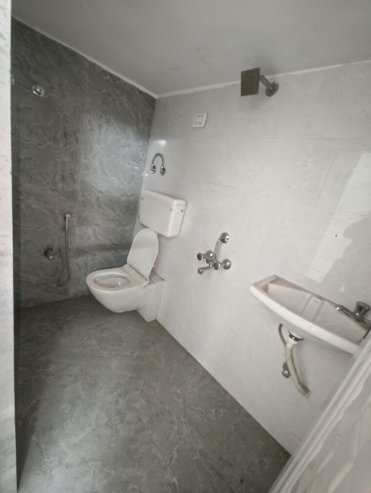 Bathroom, nalasopara west 2 Bedroom 600 Sq.Ft. Apartment In Nalasopara West Palghar 10012639