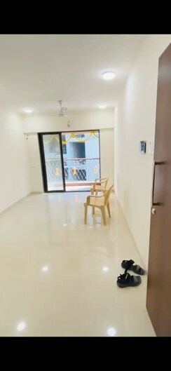 2 BHK Apartment For Rent in Modirealty Vatvriksh