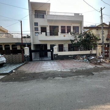 4 BHK Independent House For Sale in Sector 4