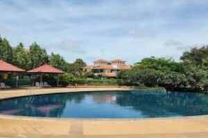 Swimming Pool in 4 BHK Villa at Prestige Oasis, Rajanukunte – for Rent