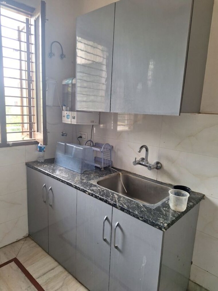 Kitchen, sector 23 3 Bedroom 360 Sq.Yd. Builder Floor In Sector 23 Gurgaon 10012657