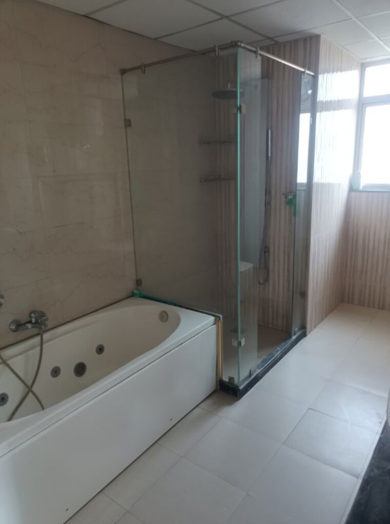 Bathroom, bestech-park-view-grand-spa-spa-signature-tower 4 Bedroom 4200 Sq.Ft. Apartment In Sector 81 Gurgaon 10012659