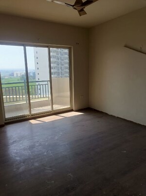 Room in 4 BHK Apartment at Bestech Park View Grand Spa-Spa Signature Tower, Sector 81 – for Rent