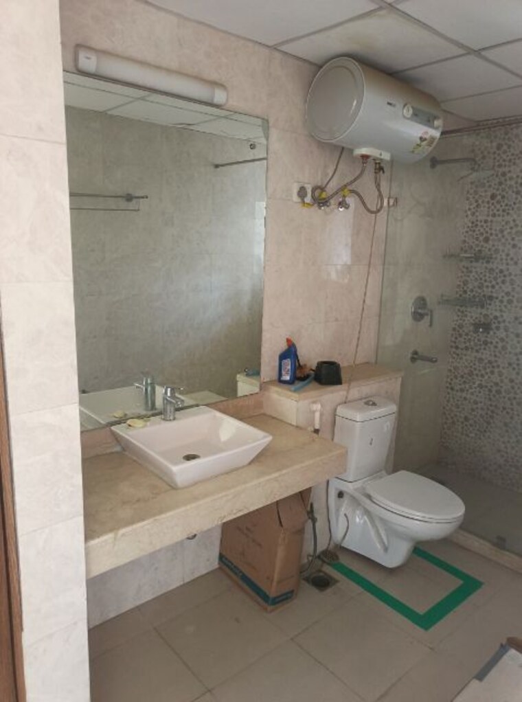 Bathroom, bestech-park-view-grand-spa-spa-signature-tower 4 Bedroom 4200 Sq.Ft. Apartment In Sector 81 Gurgaon 10012659
