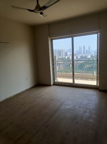 Room in 4 BHK Apartment at Bestech Park View Grand Spa-Spa Signature Tower, Sector 81 – for Rent