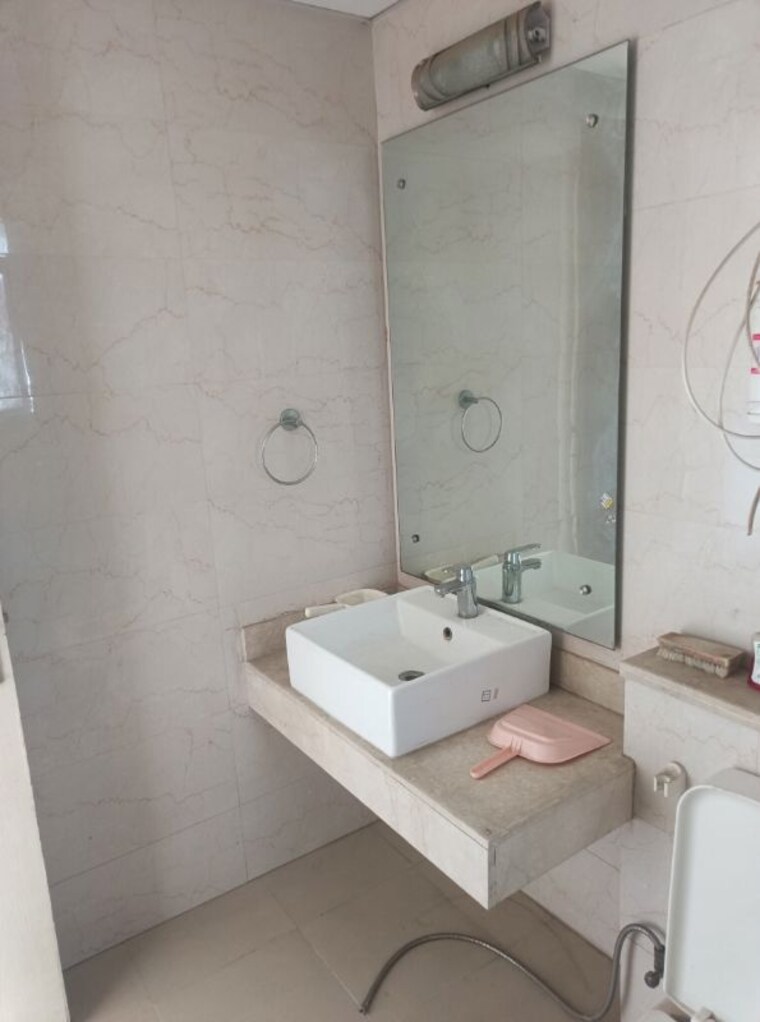 Bathroom, bestech-park-view-grand-spa-spa-signature-tower 4 Bedroom 4200 Sq.Ft. Apartment In Sector 81 Gurgaon 10012659