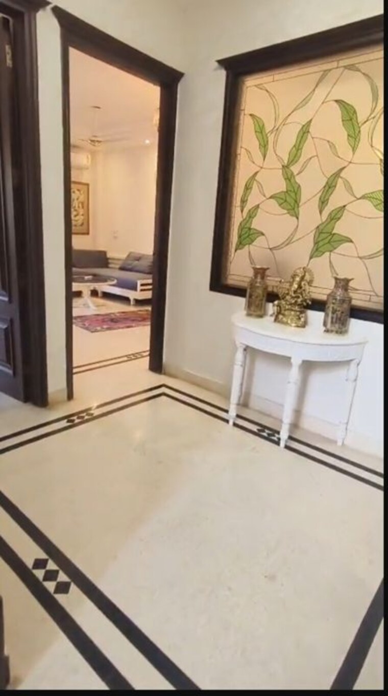 Balcony, greater kailash ii 3 Bedroom 250 Sq.Yd. Builder Floor In Greater Kailash ii Delhi 10012685