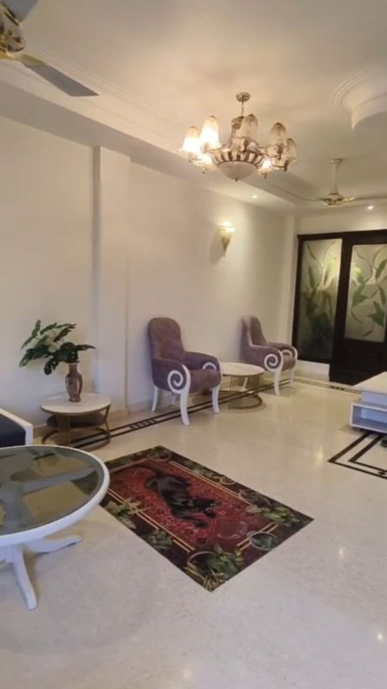 Living Room, greater kailash ii 3 Bedroom 250 Sq.Yd. Builder Floor In Greater Kailash ii Delhi 10012685