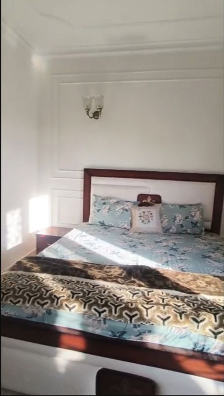Bedroom, greater kailash ii 3 Bedroom 250 Sq.Yd. Builder Floor In Greater Kailash ii Delhi 10012685