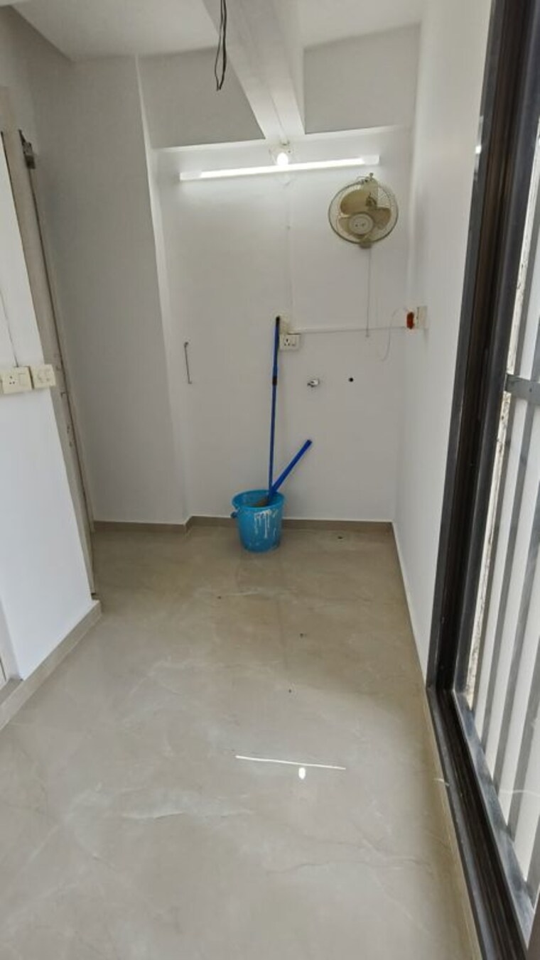Bathroom, l-t-emerald-isle 4 Bedroom 2300 Sq.Ft. Apartment In Powai Mumbai 10012692