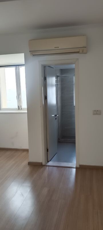 Building Lobby in 3 BHK Apartment at DLF Park Place, Sector 54 – for Rent
