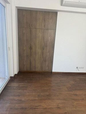 Room in 4 BHK Apartment at Puri Aanandvilas, Sector 81 – for Rent