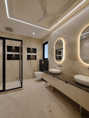 Building Lobby in 3 BHK Builder Floor at Defence Colony – for Rent