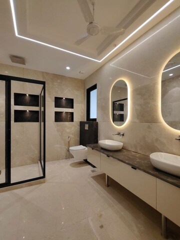 Building Lobby in 3 BHK Builder Floor at Defence Colony – for Rent