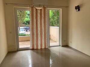 Room in 3 BHK Apartment at Emaar MGF Emerald Hills, Sector 65 – for Rent