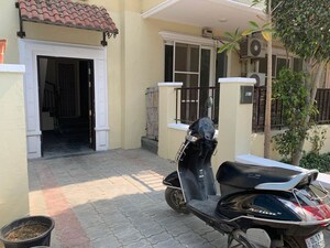 Parking in 3 BHK Apartment at Emaar MGF Emerald Hills, Sector 65 – for Rent