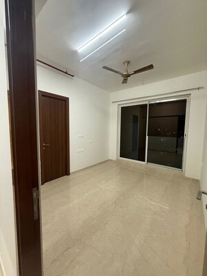 Room in 3 BHK Apartment at Courtyard by Narang Realty and The Wadhwa Group, Pokhran Road No Two – for Rent