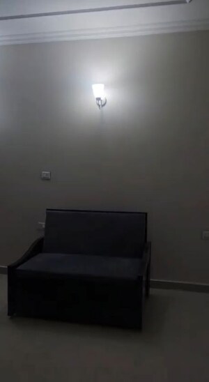 Furnished Amenities in 3 BHK Builder Floor at Greater Kailash ii – for Rent